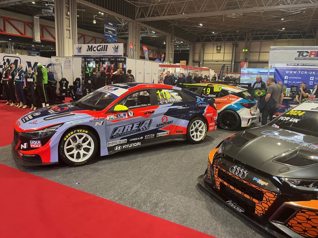 Touring Cars at Autosport24